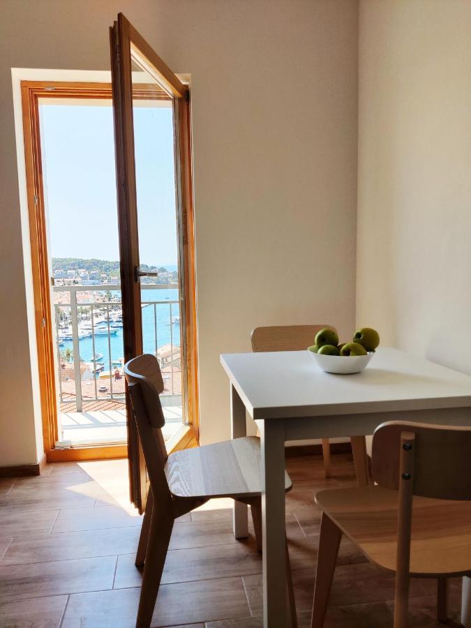 Brand New Apt W Balcony & Perfect Seaview At Center Hvar Town Eksteriør bilde