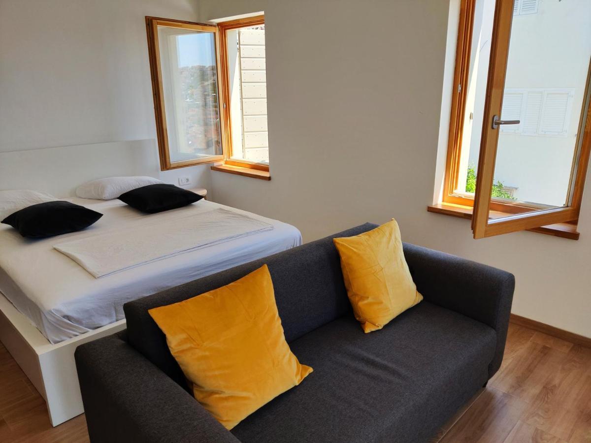 Brand New Apt W Balcony & Perfect Seaview At Center Hvar Town Eksteriør bilde