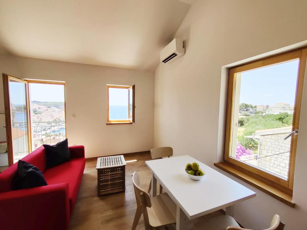 Brand New Apt W Balcony & Perfect Seaview At Center Hvar Town Eksteriør bilde