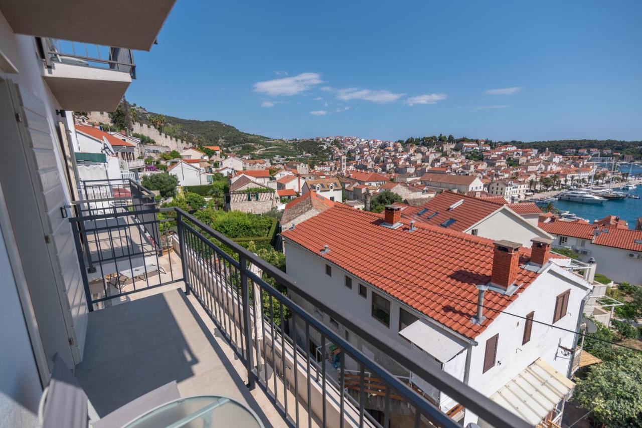 Brand New Apt W Balcony & Perfect Seaview At Center Hvar Town Eksteriør bilde