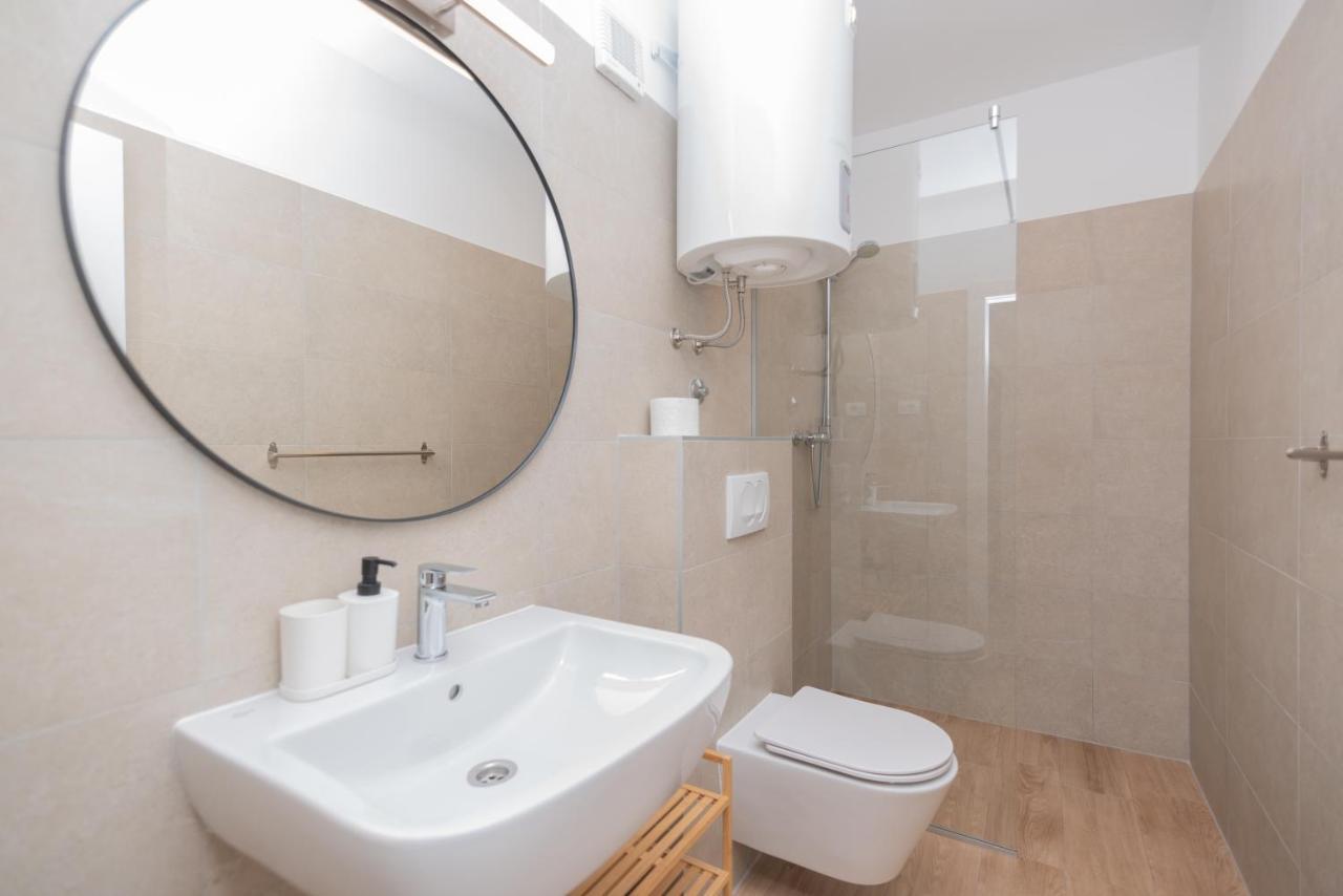 Brand New Apt W Balcony & Perfect Seaview At Center Hvar Town Eksteriør bilde