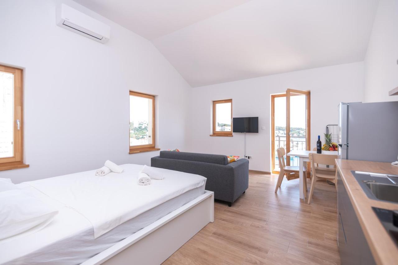 Brand New Apt W Balcony & Perfect Seaview At Center Hvar Town Eksteriør bilde