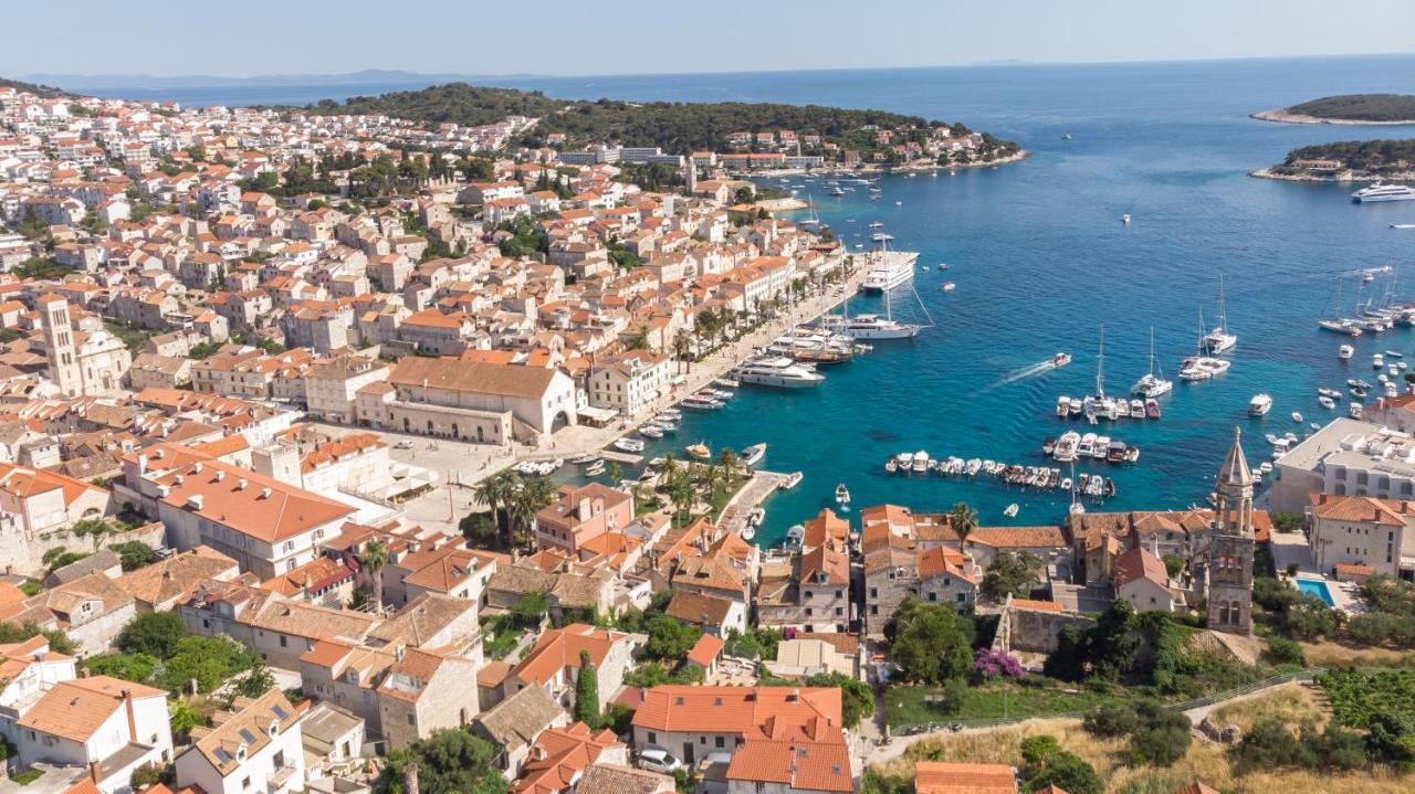 Brand New Apt W Balcony & Perfect Seaview At Center Hvar Town Eksteriør bilde