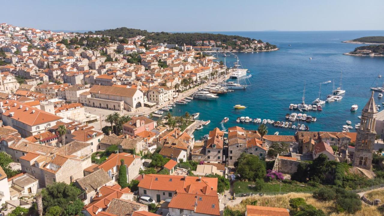 Brand New Apt W Balcony & Perfect Seaview At Center Hvar Town Eksteriør bilde