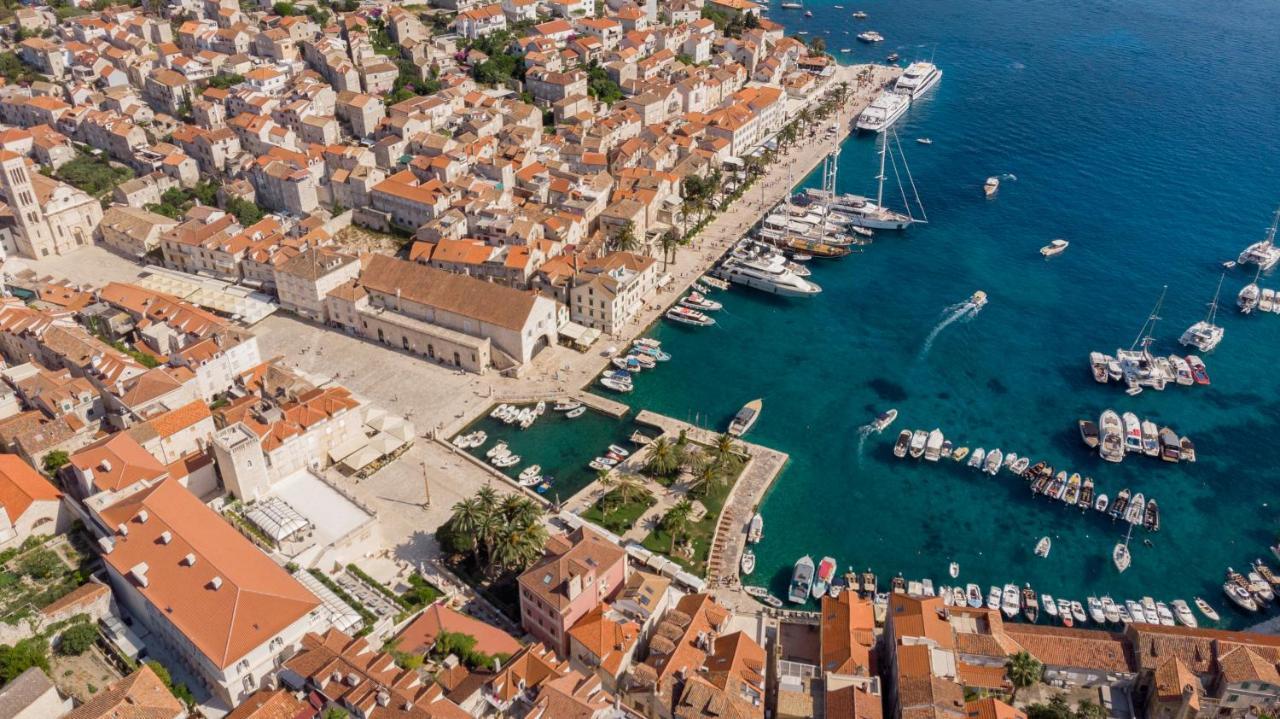 Brand New Apt W Balcony & Perfect Seaview At Center Hvar Town Eksteriør bilde