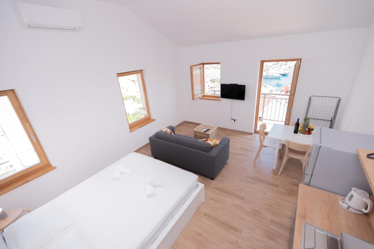 Brand New Apt W Balcony & Perfect Seaview At Center Hvar Town Eksteriør bilde