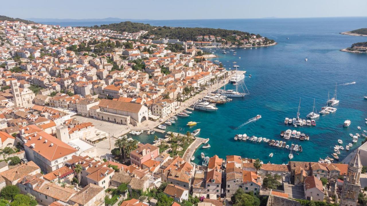 Brand New Apt W Balcony & Perfect Seaview At Center Hvar Town Eksteriør bilde